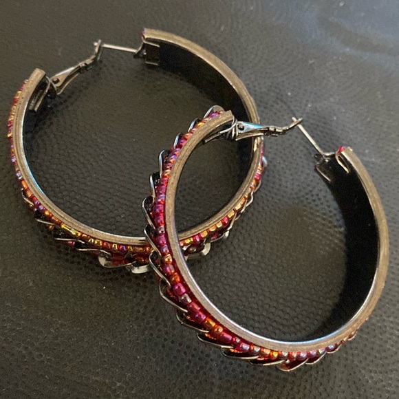 Black Metal Hoop pierced Earrings with attached Red beads & chain - Picture 3 of 6
